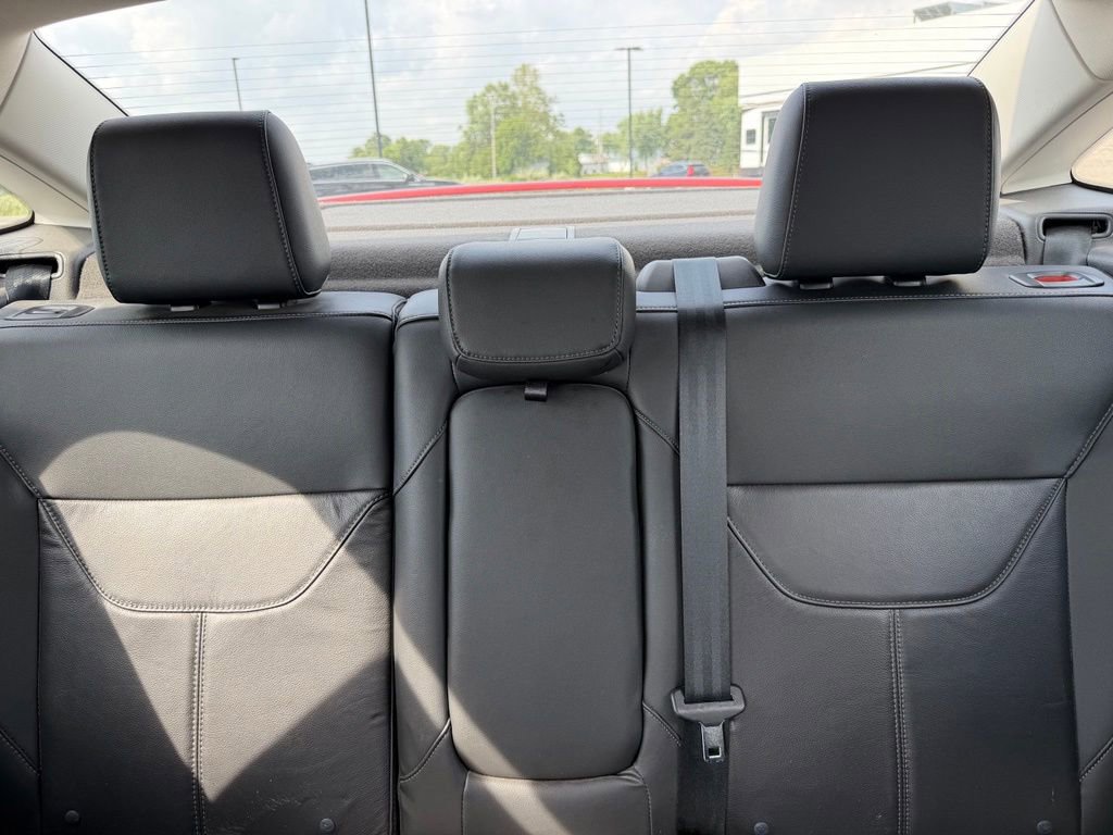 Used 2018 Ford Focus Titanium w/ Titanium Technology Package FWD image 15