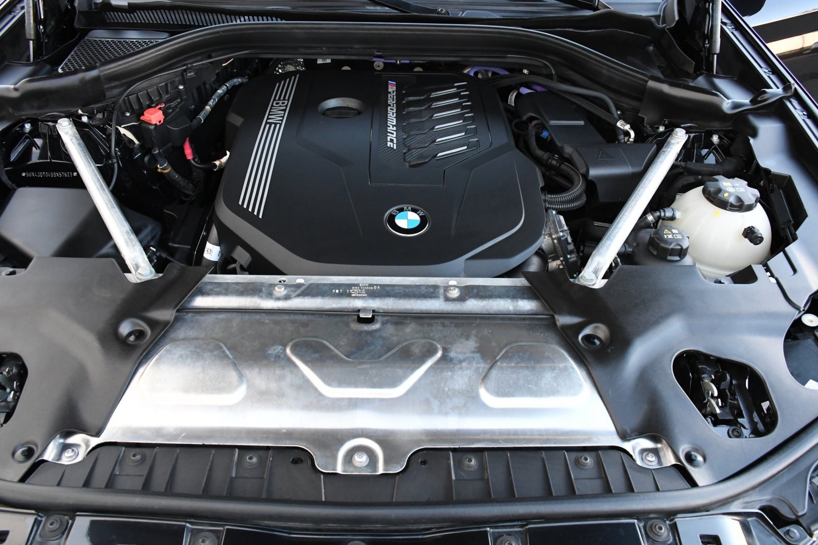 Used 2025 BMW X4 M40i w/ Premium Package image 22