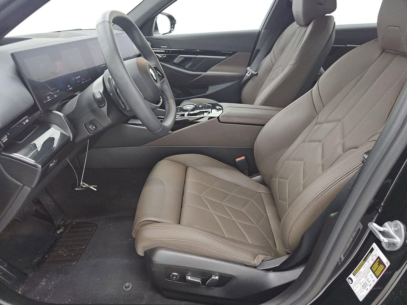 Certified 2025 BMW 530i image 7