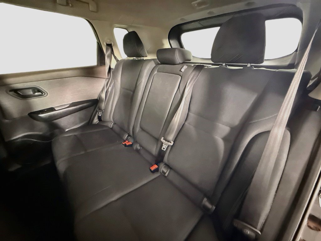 Used 2023 Nissan Rogue S FWD image 24