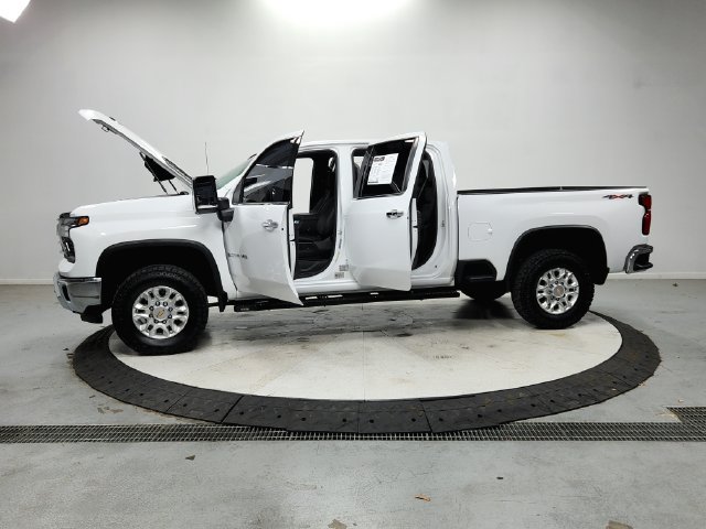 Used 2025 Chevrolet Silverado 2500 LTZ w/ LTZ Convenience Package AWD/4WD image 13
