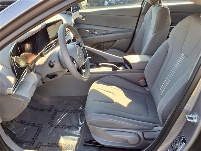 Used 2024 Hyundai Elantra SEL image 13
