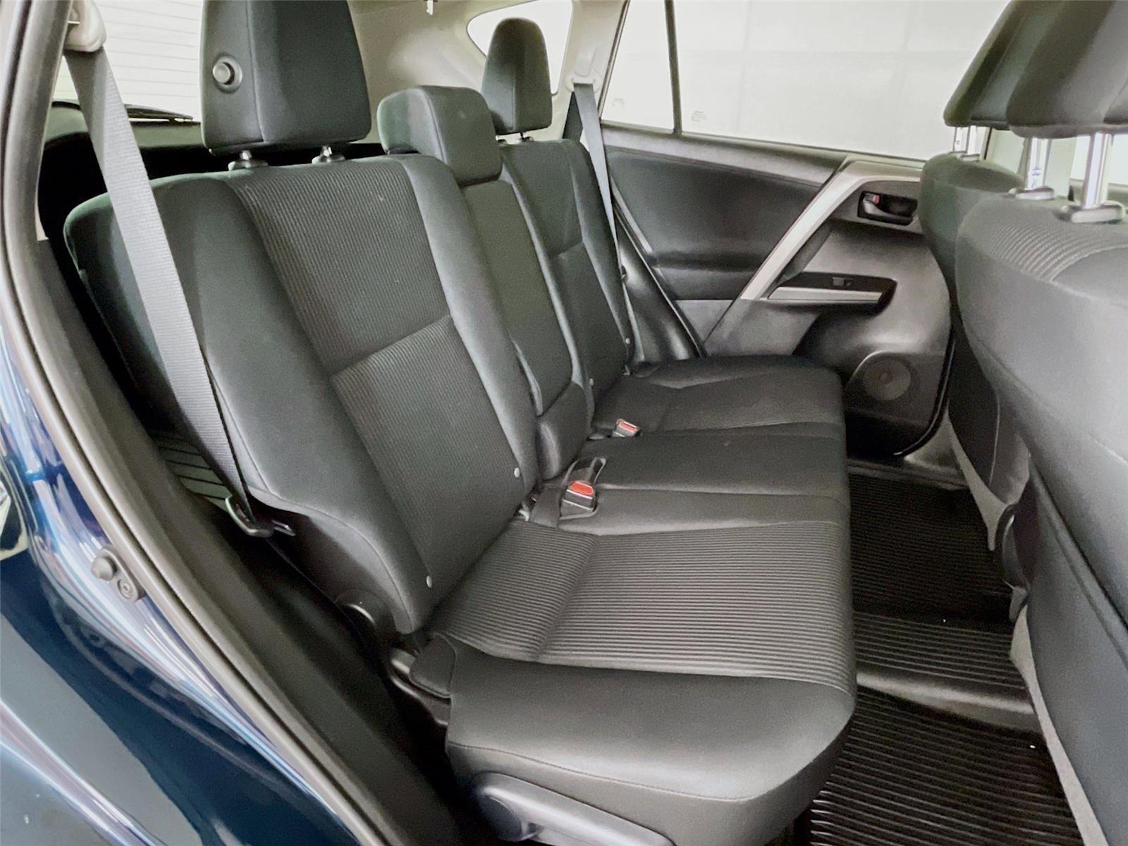 Used 2017 Toyota RAV4 LE w/ All Weather Liner Package FWD image 28