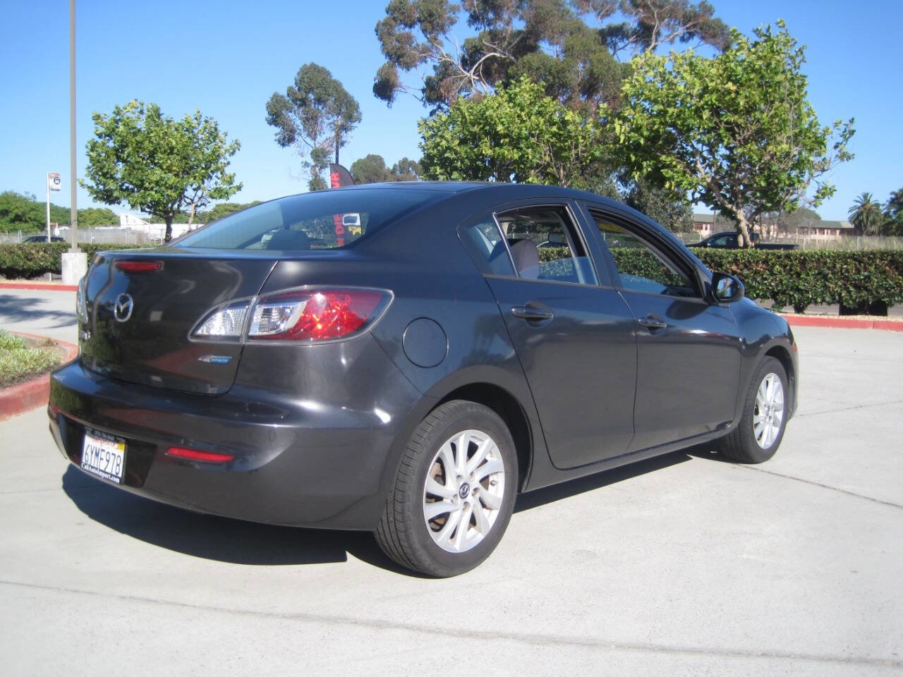 Used 2013 MAZDA MAZDA3 i Touring image 4