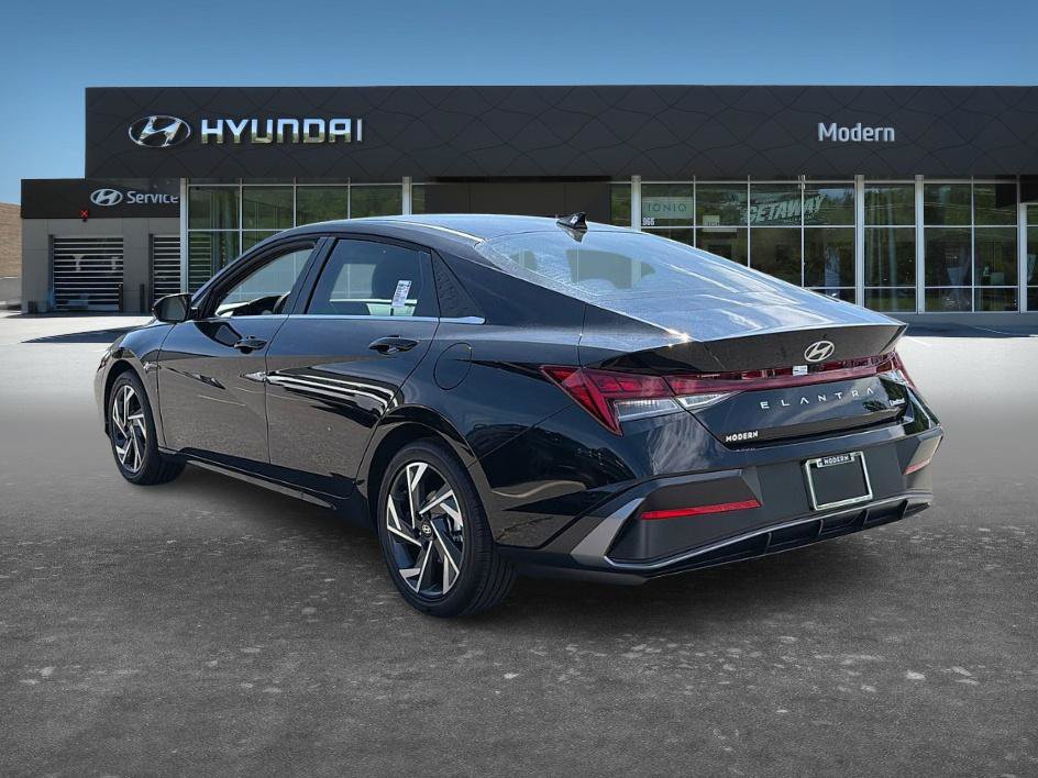 New 2026 Hyundai Elantra Limited FWD image 4