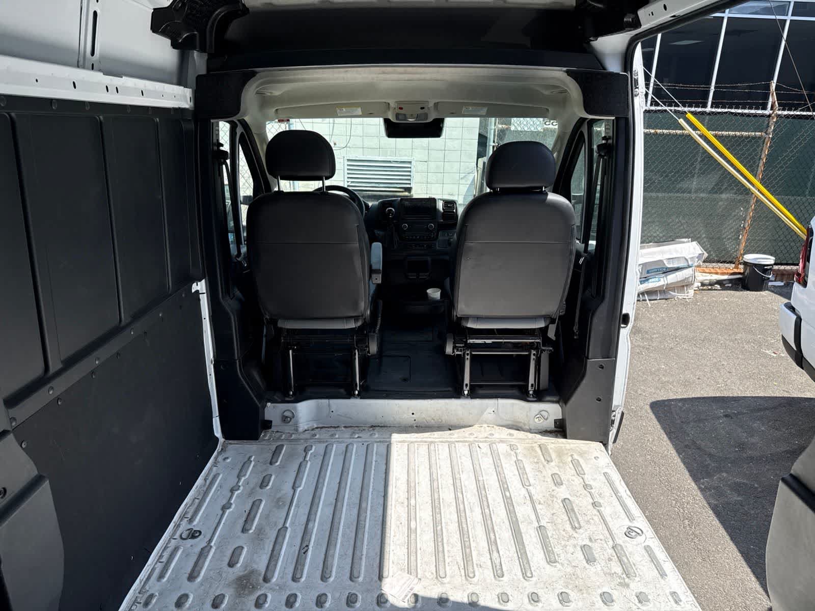 Used 2024 RAM ProMaster 2500 w/ Convenience Group FWD image 24