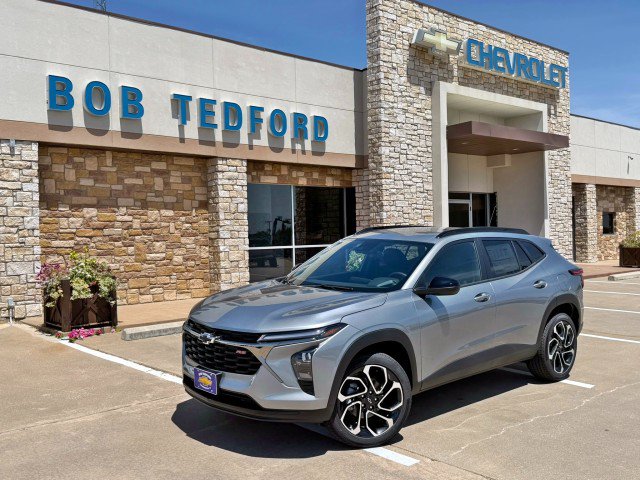 New 2026 Chevrolet Trax RS w/ Driver Confidence Package FWD image 1