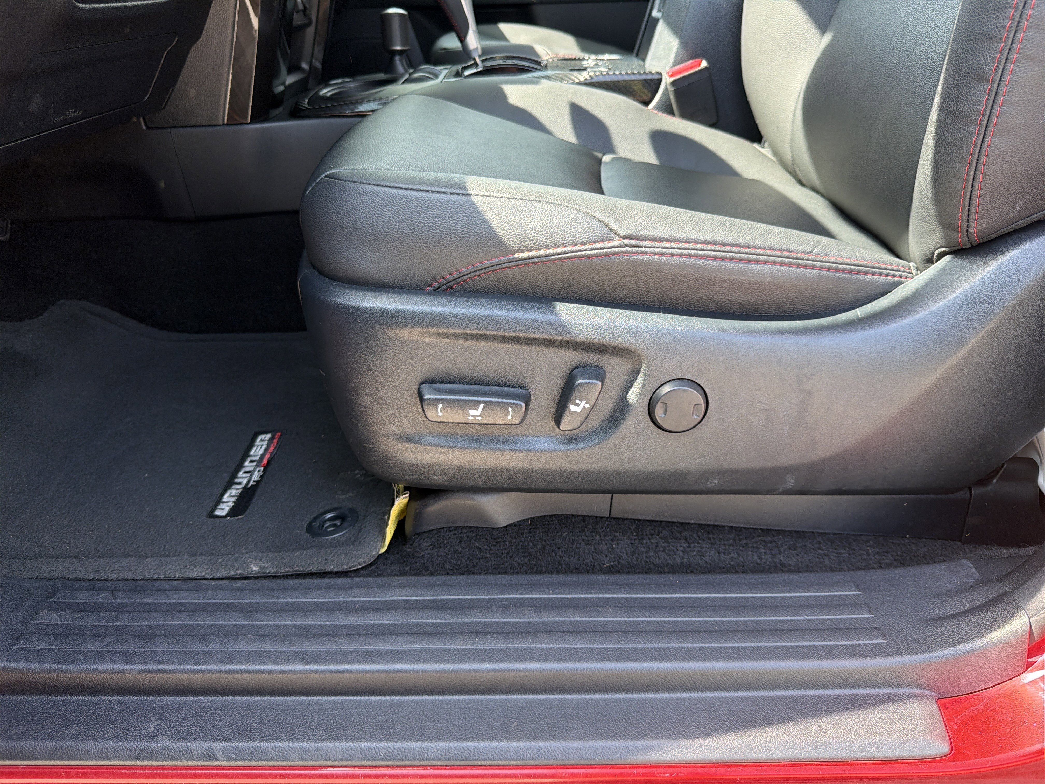 Certified 2024 Toyota 4Runner TRD Off-Road Premium image 20