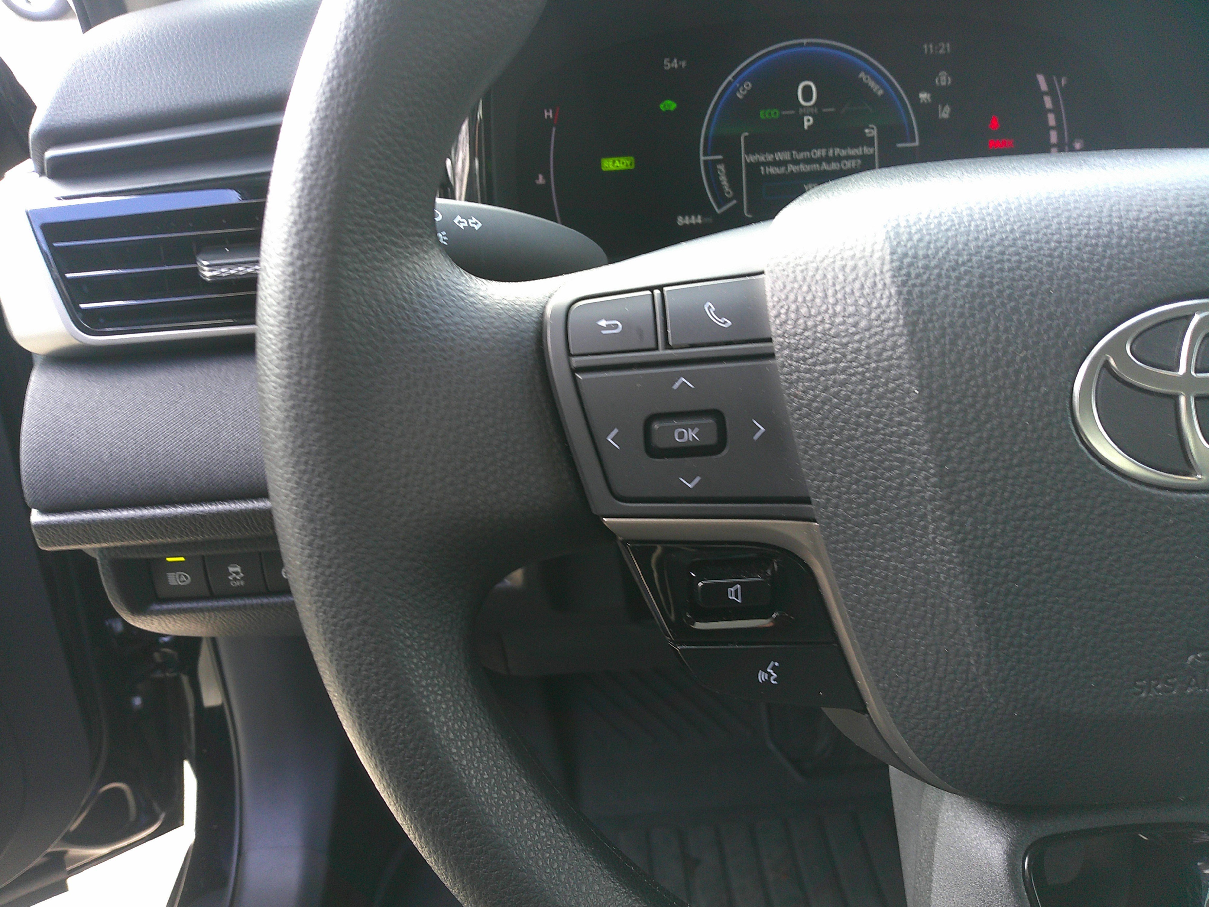 Used 2025 Toyota Camry LE image 19