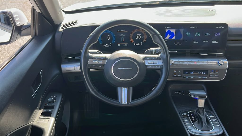 Used 2025 Hyundai Kona SEL image 32