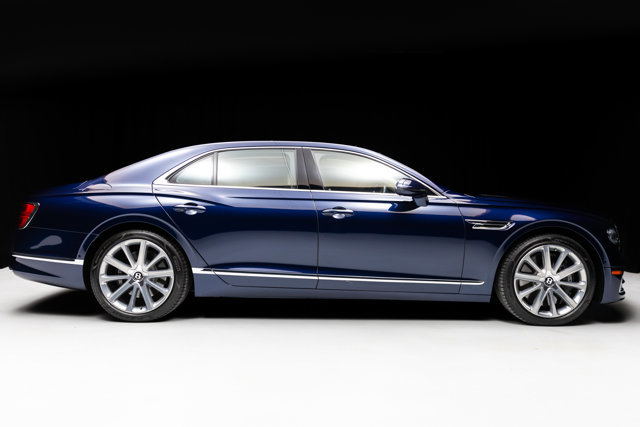 Used 2021 Bentley Flying Spur W12 image 26