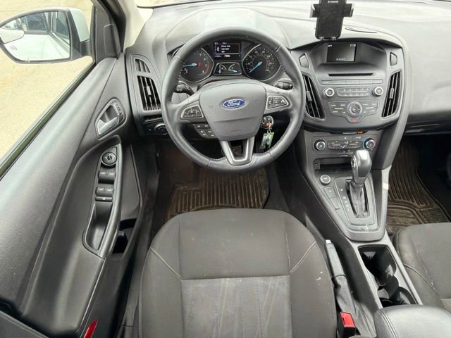 Used 2015 Ford Focus SE w/ SE Cold Weather Package FWD image 16