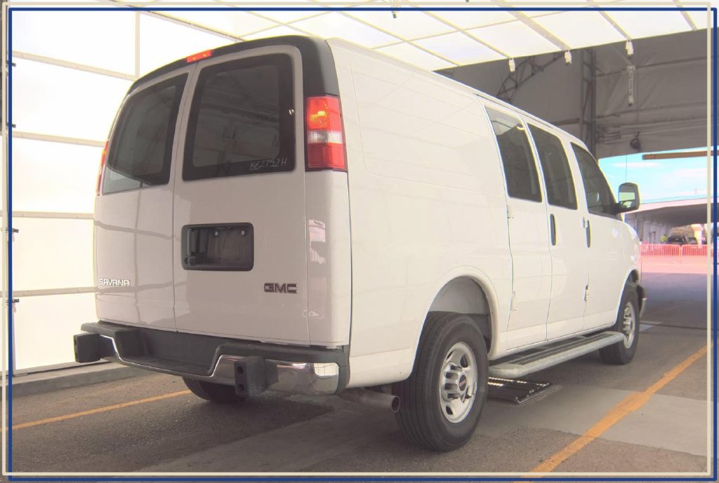 Used 2025 GMC Savana 2500 w/ Driver Convenience Package RWD image 3