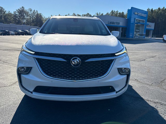 Used 2023 Buick Enclave Avenir image 8