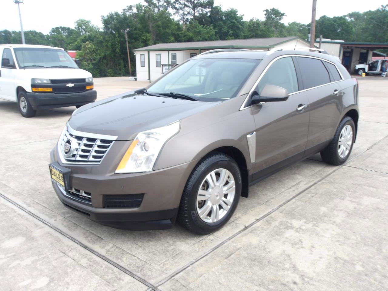 Used 2014 Cadillac SRX Luxury w/ Driver Awareness Package FWD image 2