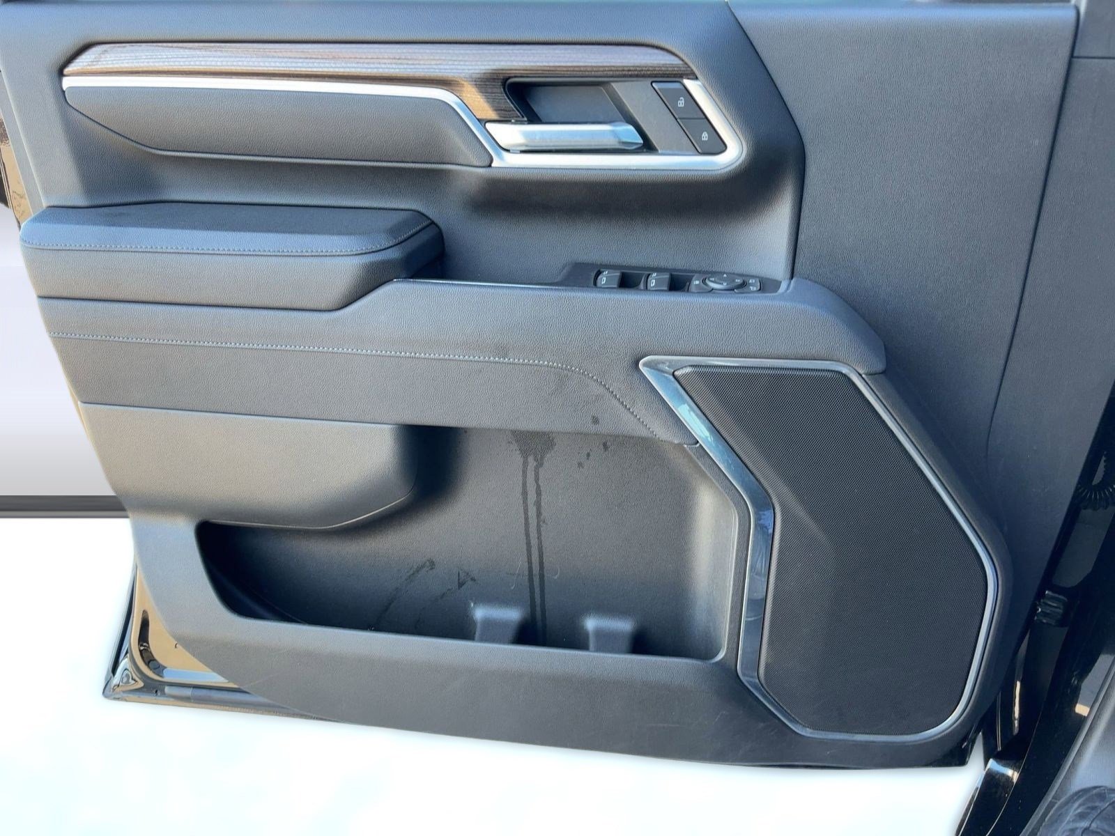 Used 2025 Chevrolet Silverado 2500 LT w/ Convenience Package image 21