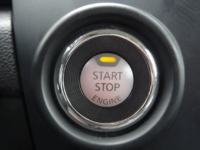 Used 2023 Nissan Titan SV AWD/4WD image 19