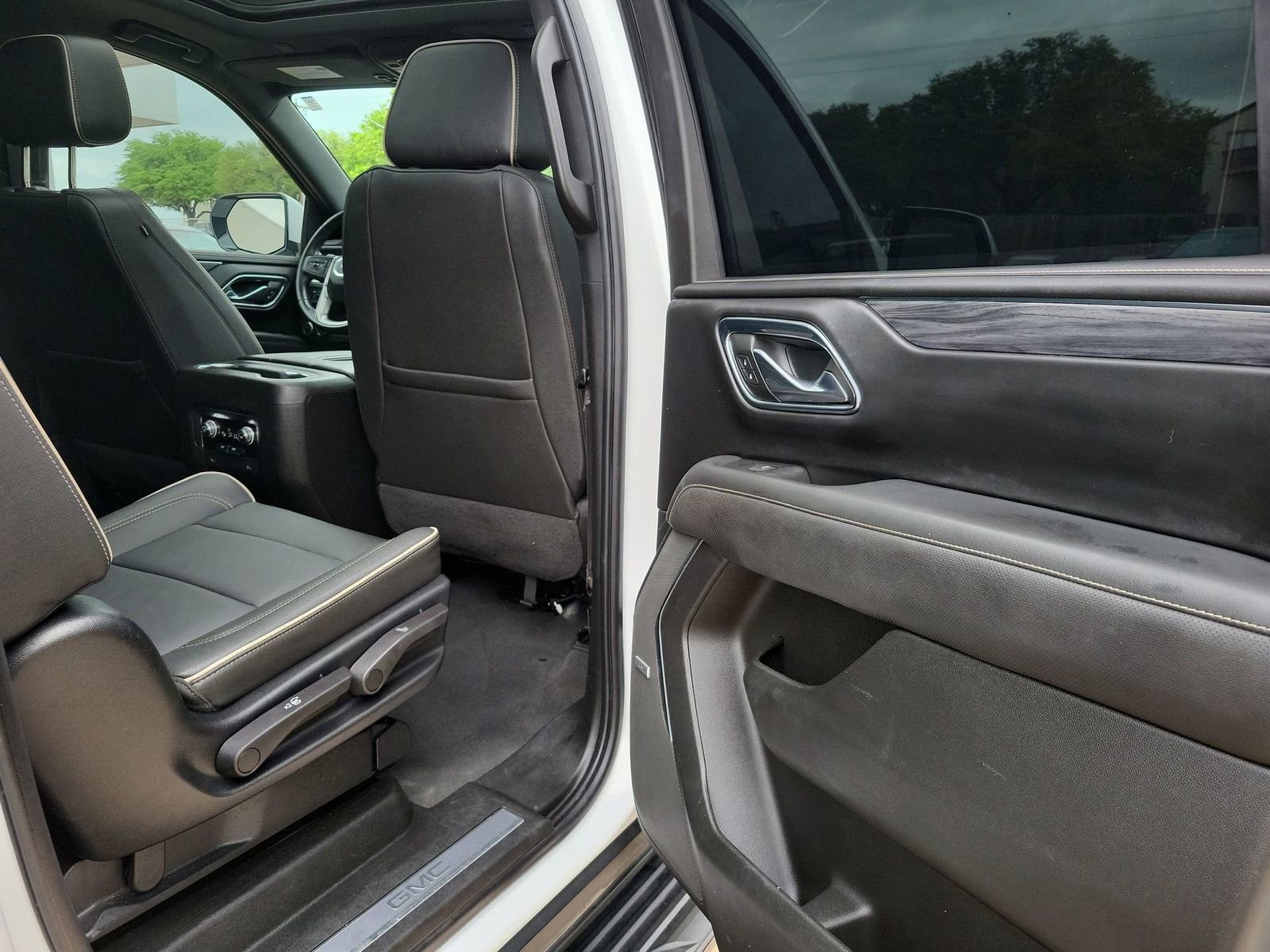 Certified 2023 GMC Yukon XL SLT image 27