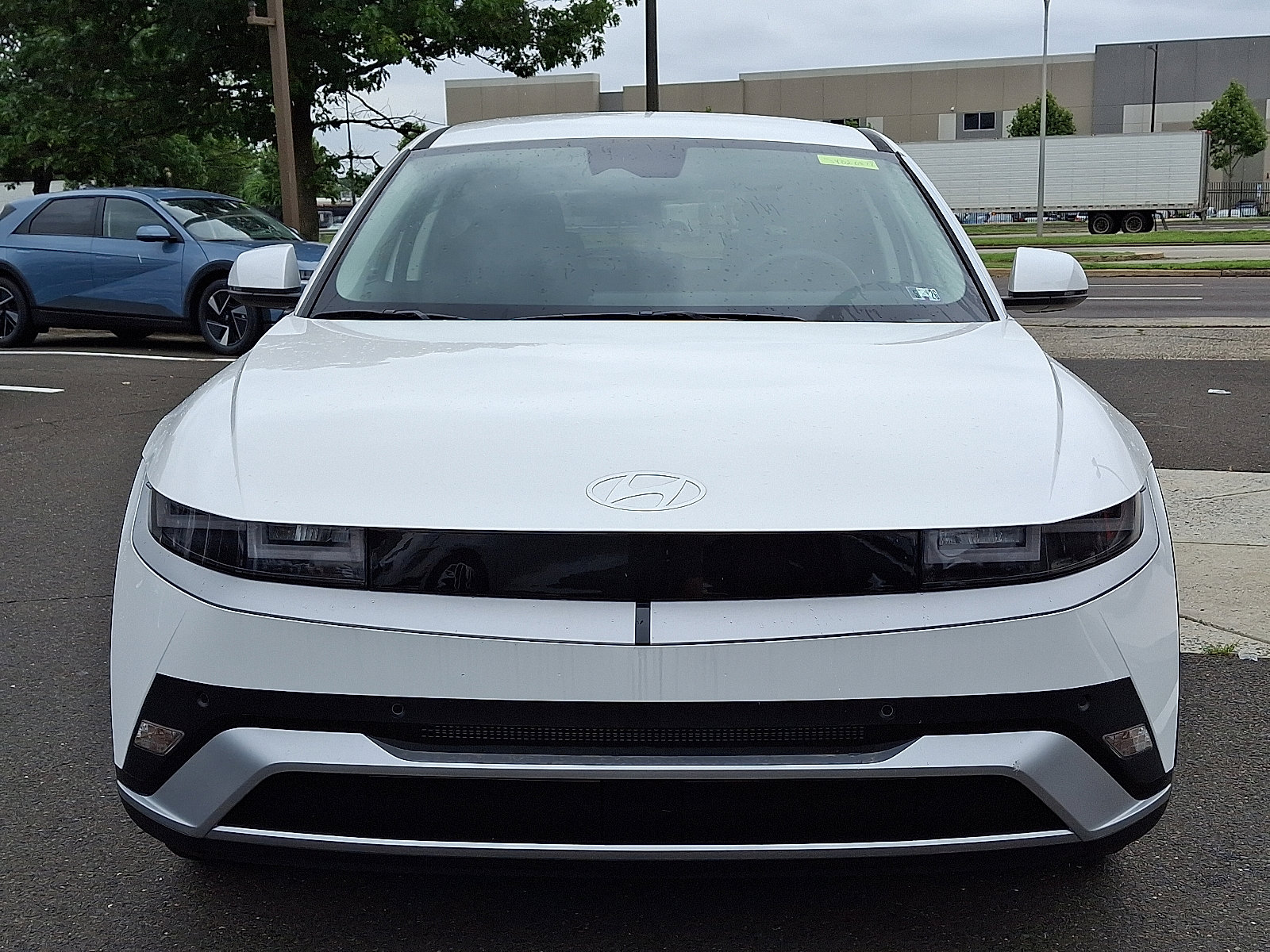 New 2025 Hyundai Ioniq 5 SE image 2