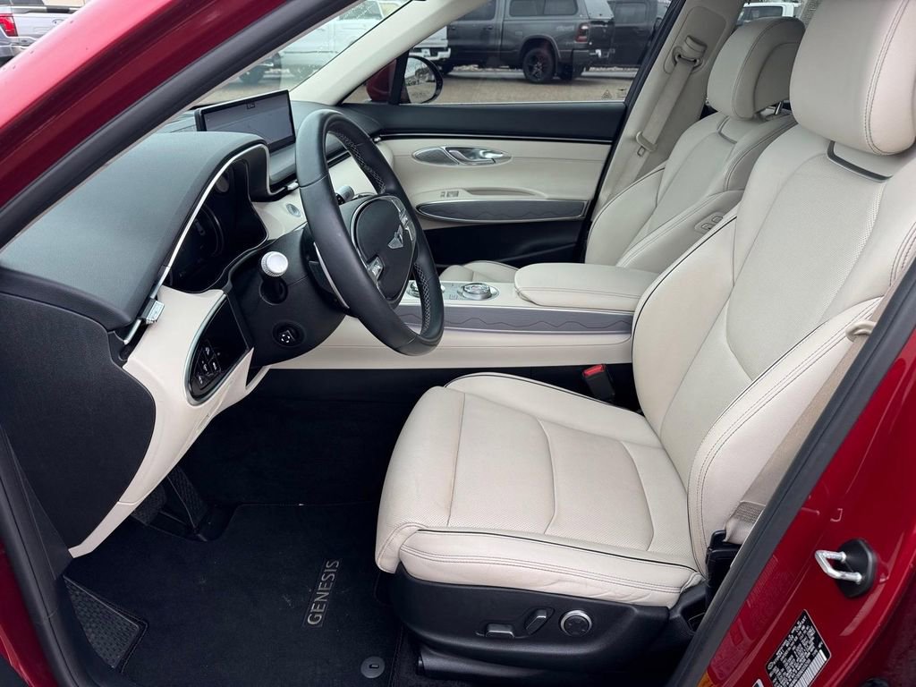 Used 2022 Genesis GV70 2.5T w/ Advanced Package image 10