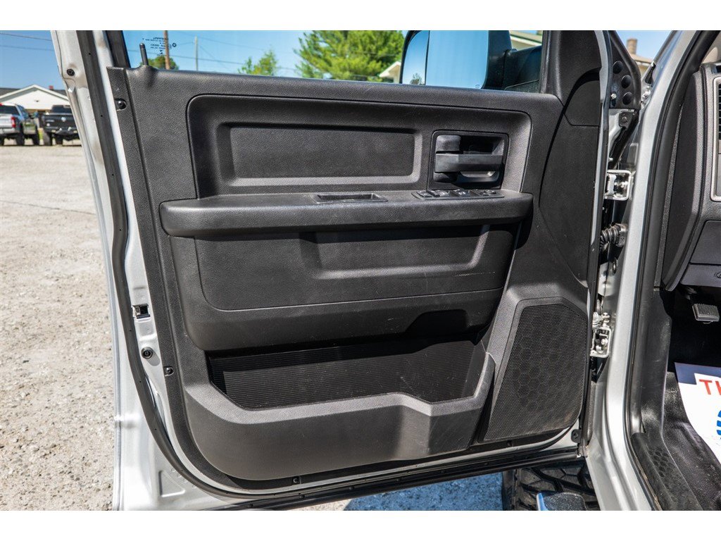 Used 2018 RAM 2500 Tradesman w/ Chrome Appearance Group image 20