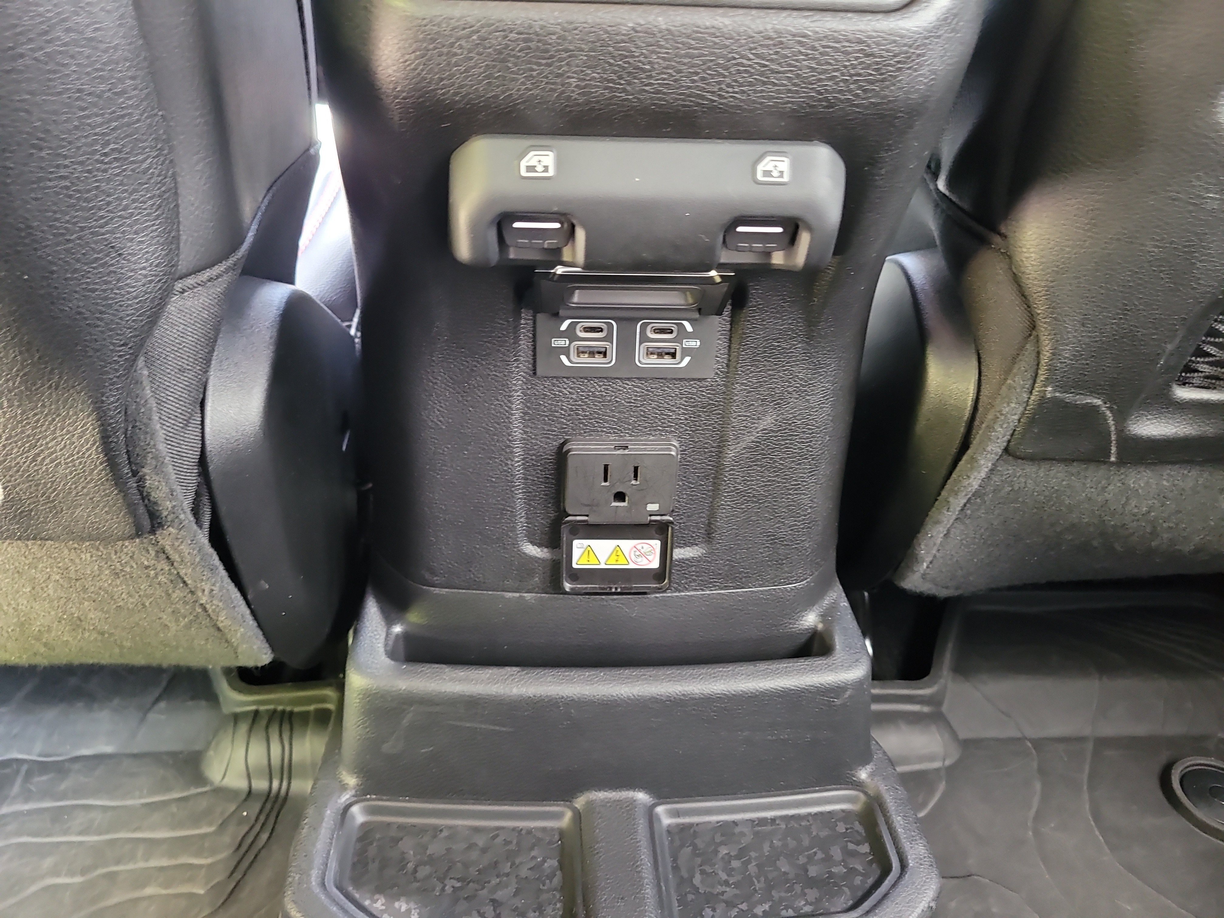 Used 2023 Jeep Wrangler Unlimited Rubicon AWD/4WD image 16