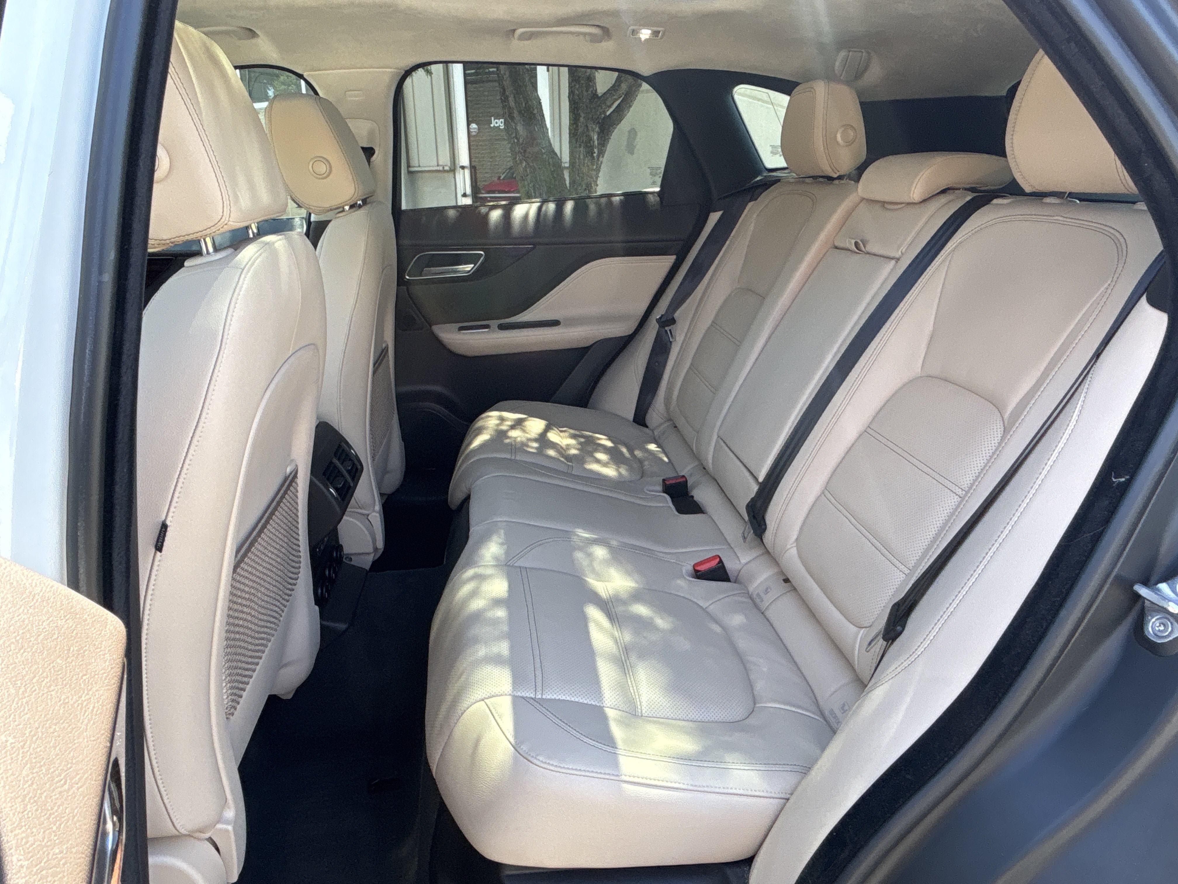 Used 2019 Jaguar F-PACE Prestige AWD/4WD image 24