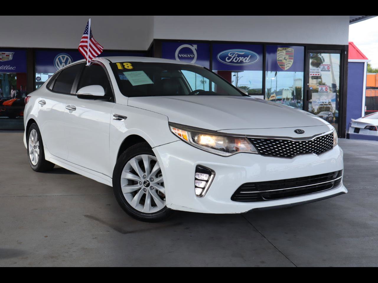 Used 2018 Kia Optima S FWD image 1