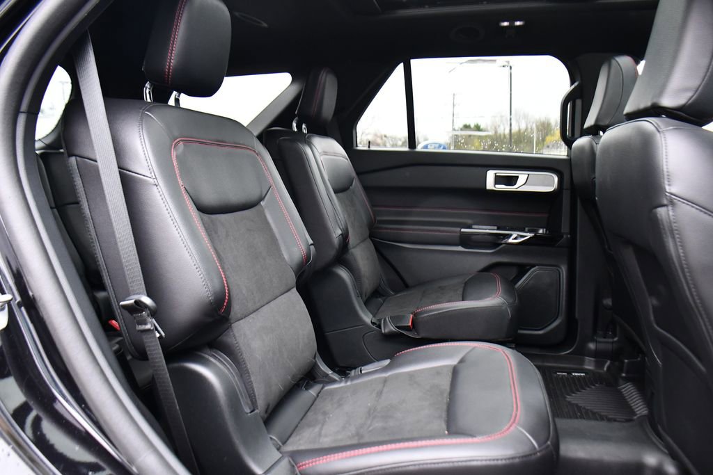 Used 2023 Ford Explorer ST-Line w/ Class IV Trailer Tow Package AWD/4WD image 17