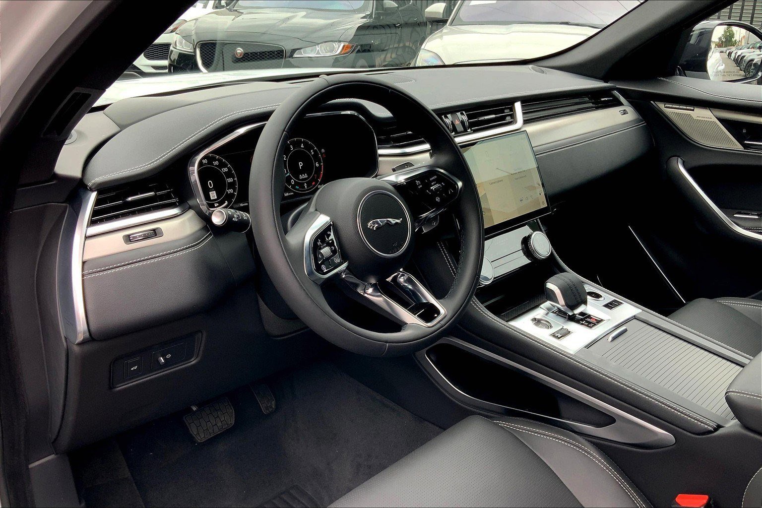 New 2026 Jaguar F-PACE R-Dynamic S image 4