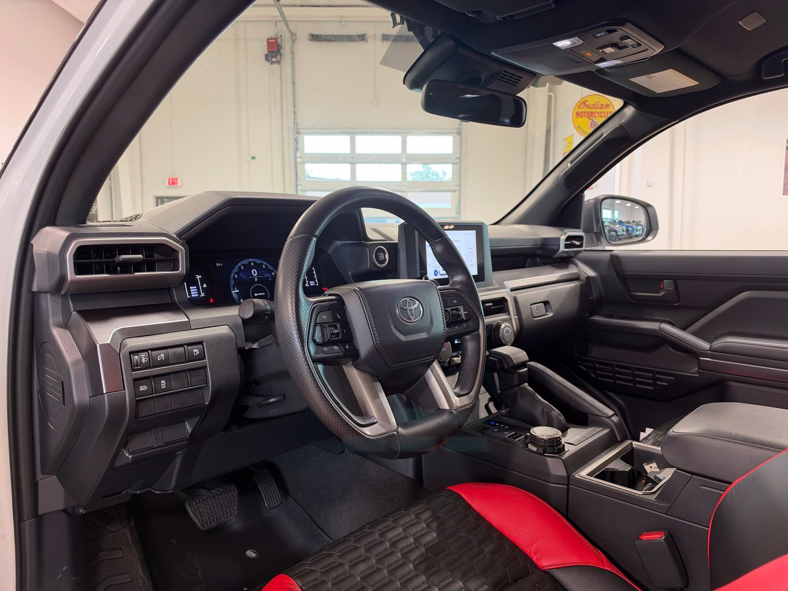 Used 2025 Toyota 4Runner SR5 AWD/4WD image 14