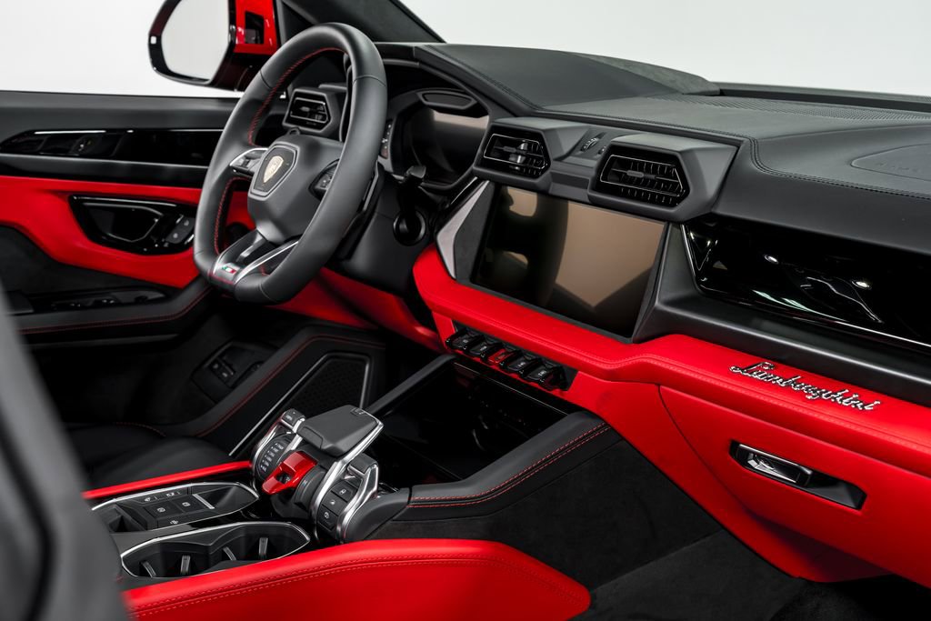 Used 2025 Lamborghini Urus SE AWD/4WD image 36