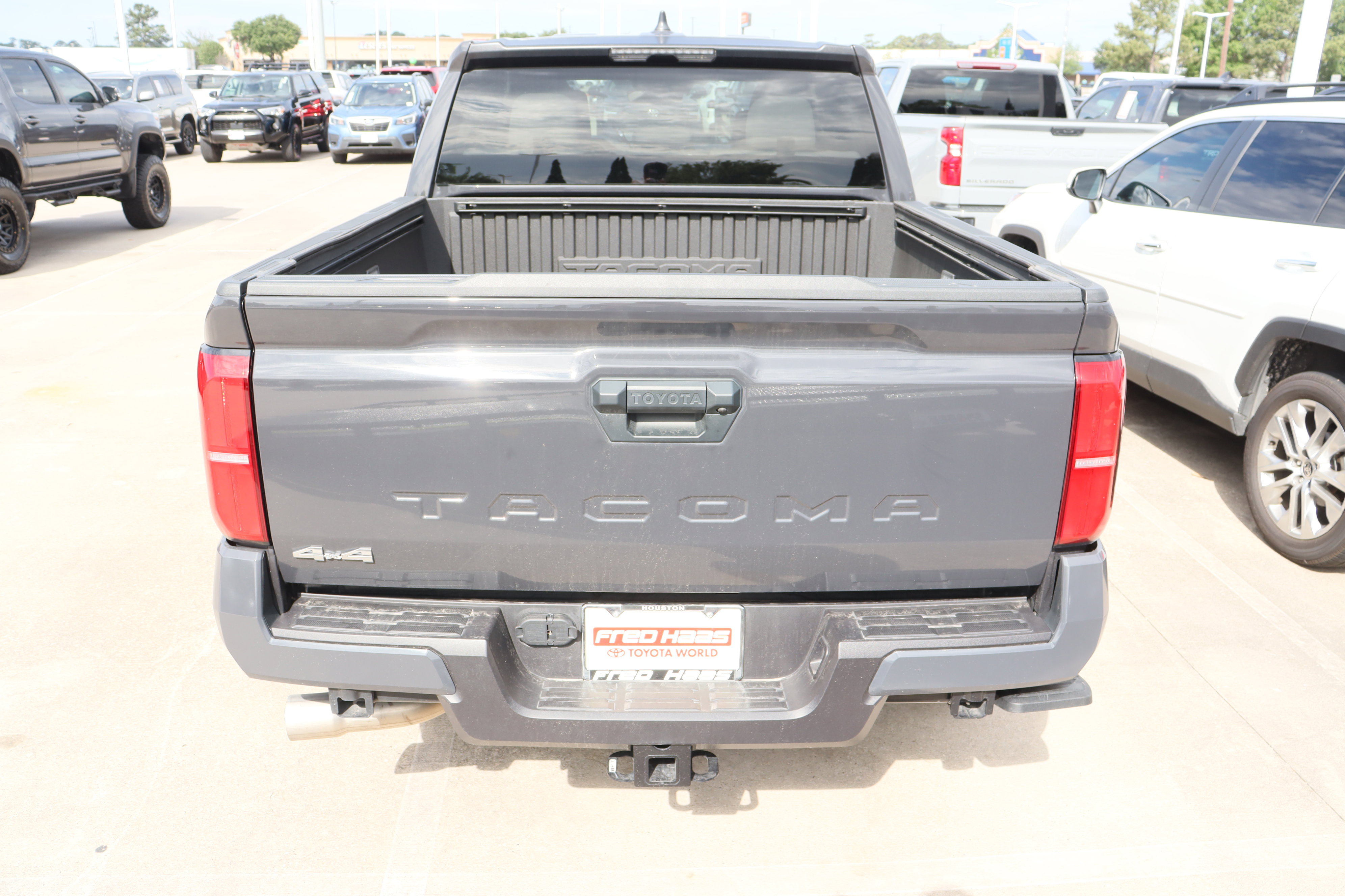 Used 2025 Toyota Tacoma SR5 image 9