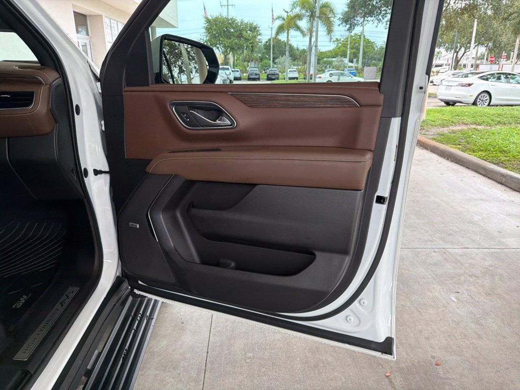 Used 2022 Chevrolet Tahoe High Country RWD image 24