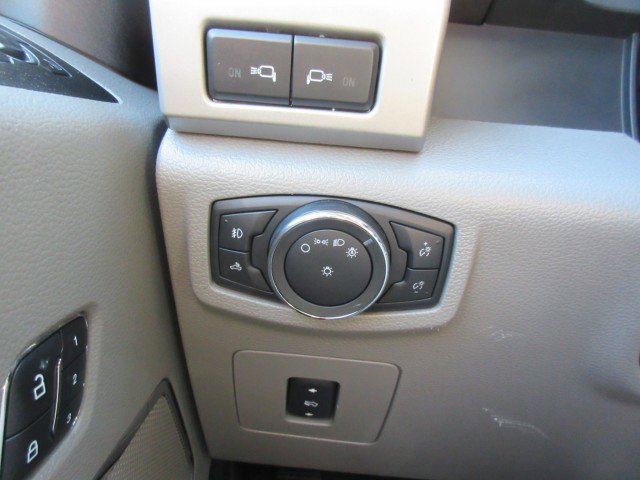Used 2017 Ford F150 Lariat w/ Equipment Group 502A Luxury RWD image 32