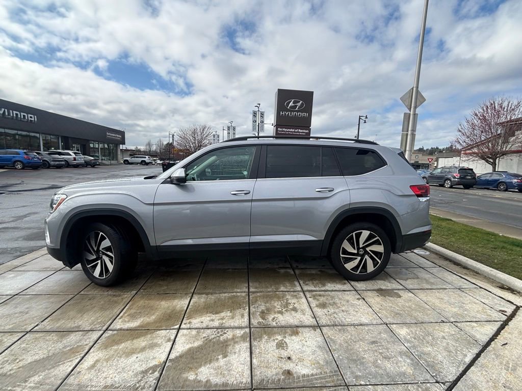 Used 2024 Volkswagen Atlas SE image 4
