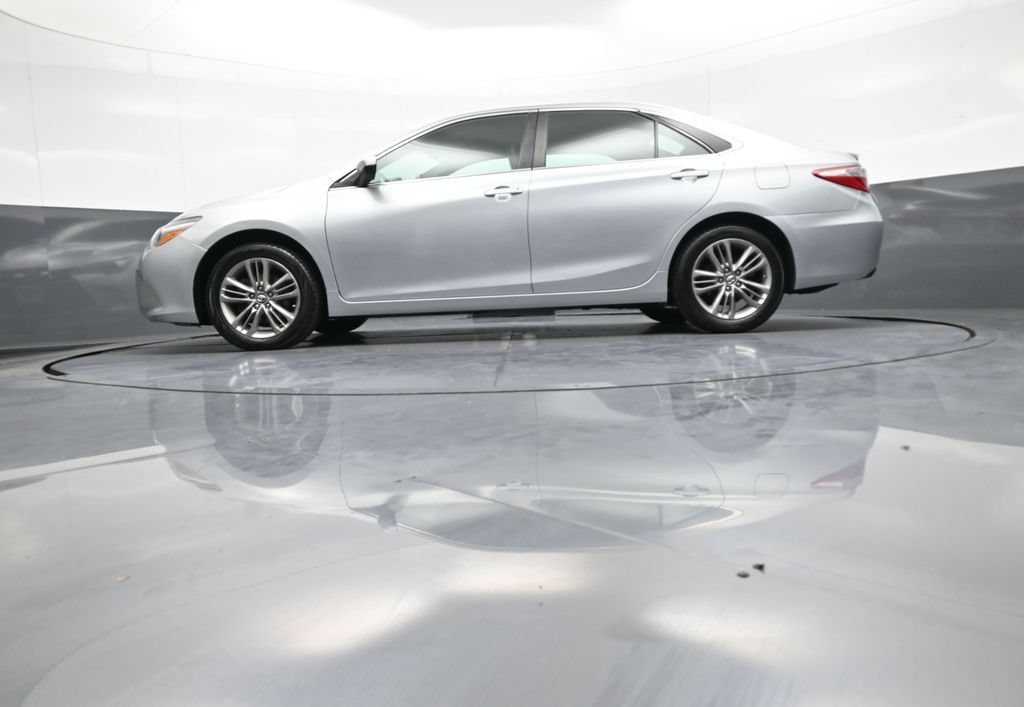 Certified 2017 Toyota Camry SE FWD image 31