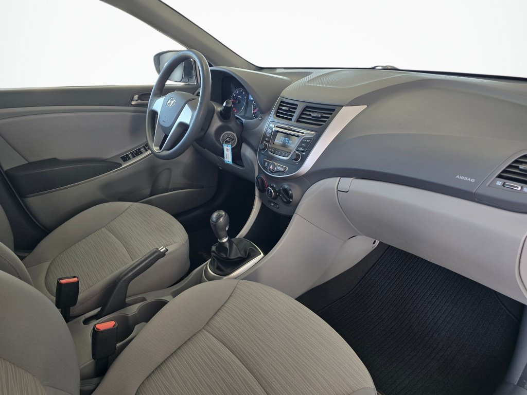 Used 2016 Hyundai Accent SE FWD image 41
