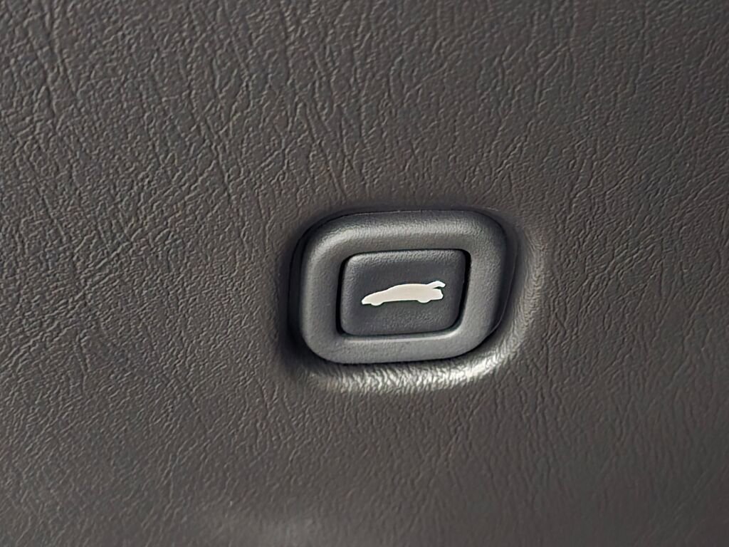 Used 2002 Chevrolet Monte Carlo SS w/ Preferred Equipment Group image 87