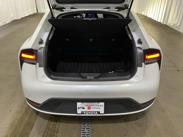 Used 2023 Toyota Prius LE image 12