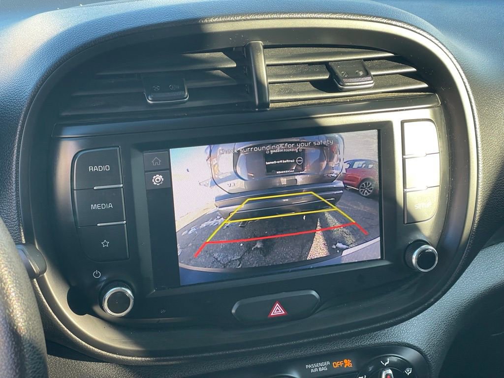 Used 2023 Kia Soul LX w/ LX Technology Package image 16
