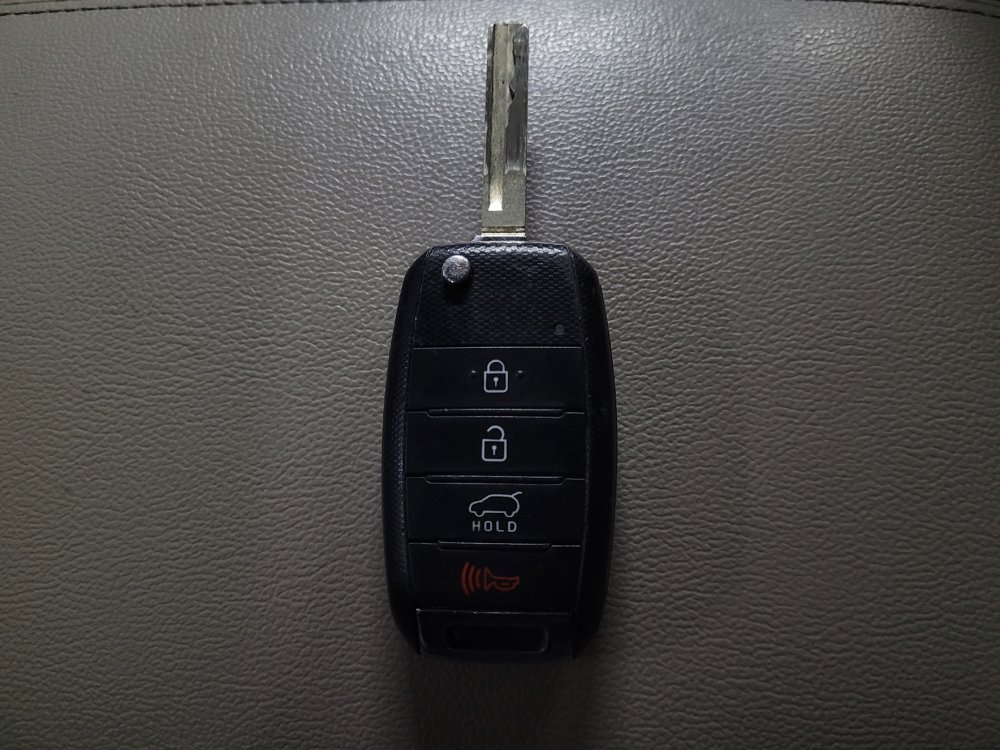 Used 2019 Kia Sorento LX image 32