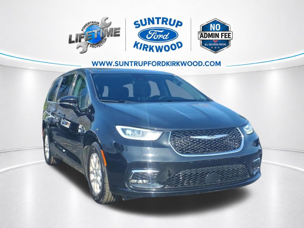 Used 2024 Chrysler Pacifica Touring-L FWD video 2
