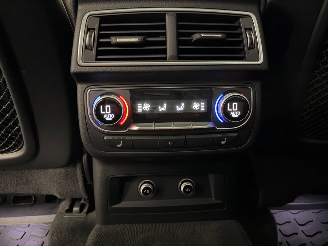 Used 2018 Audi Q7 3.0T Prestige AWD/4WD image 40