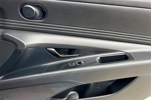 Used 2025 Hyundai Elantra Sport image 21