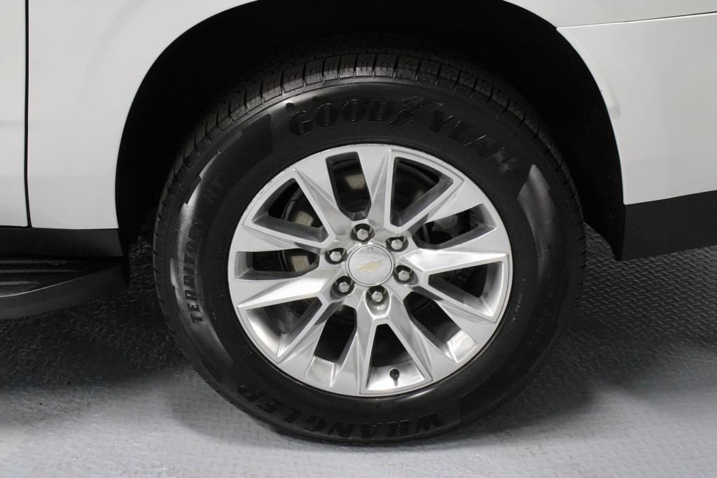 Used 2023 Chevrolet Suburban Premier AWD/4WD image 19