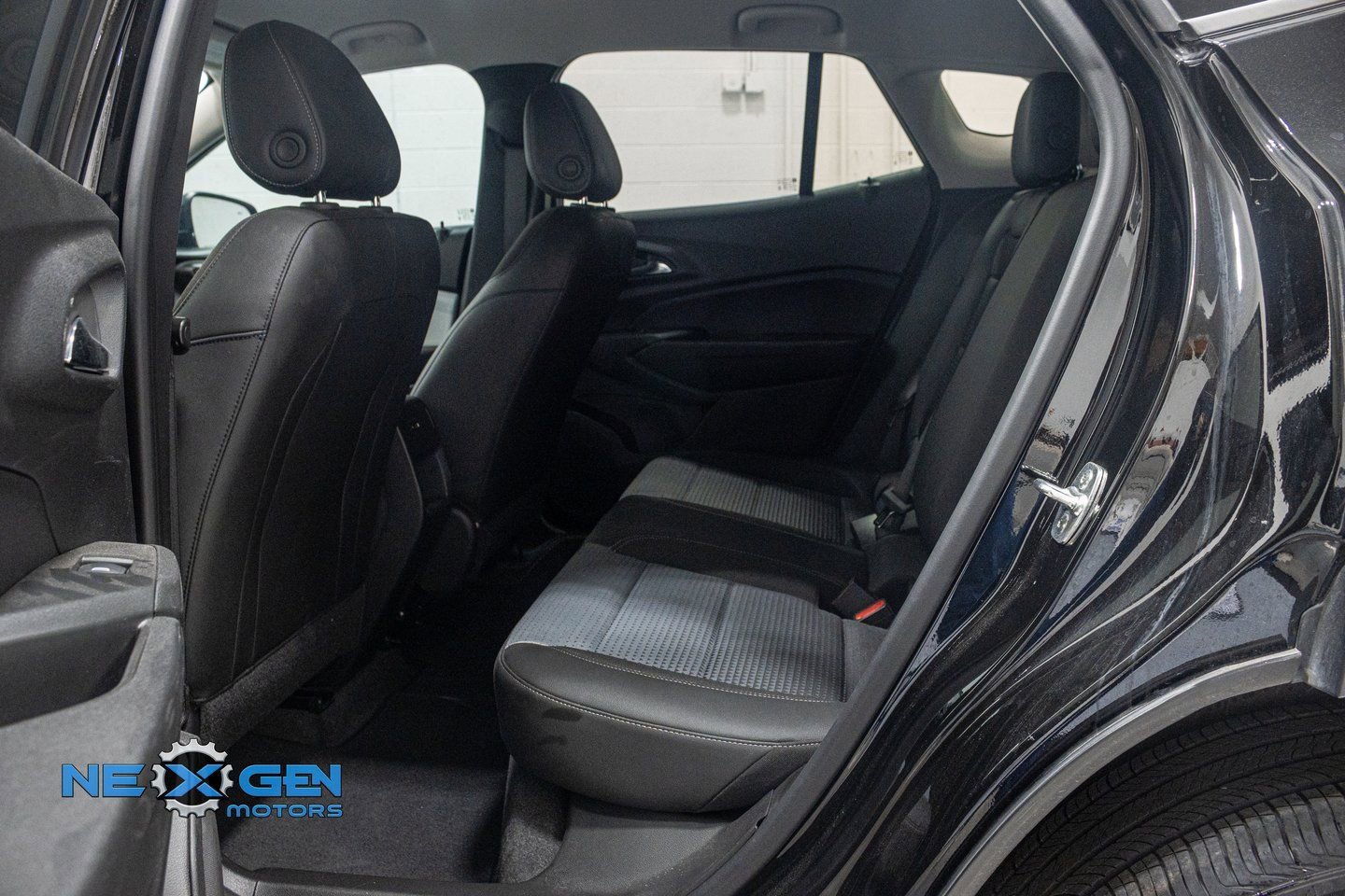Used 2025 Chevrolet Trax LT w/ Driver Confidence Package image 25