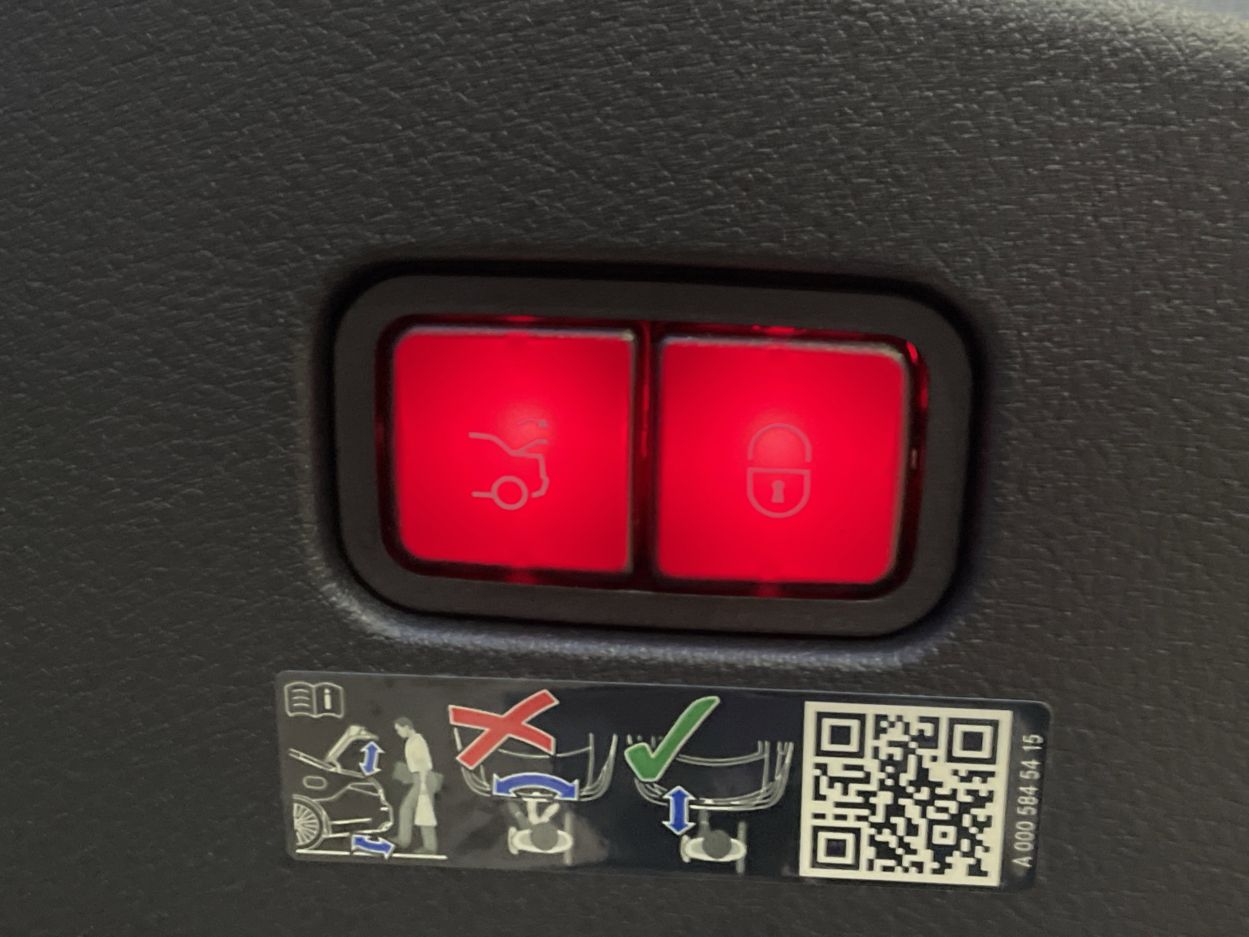 Certified 2024 Mercedes-Benz CLE 300 4MATIC Coupe image 11