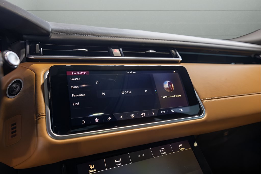 Used 2019 Land Rover Range Rover Velar R-Dynamic SE AWD/4WD image 25