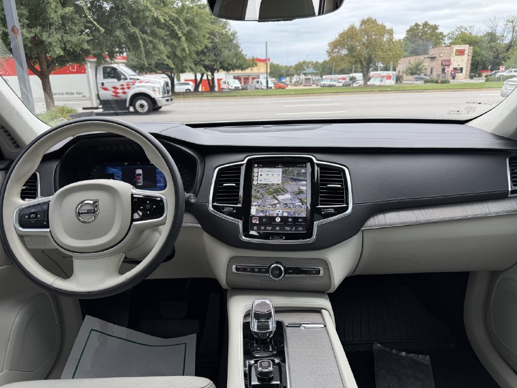 Certified 2025 Volvo XC90 B5 Ultra w/ Lounge Package AWD/4WD image 12
